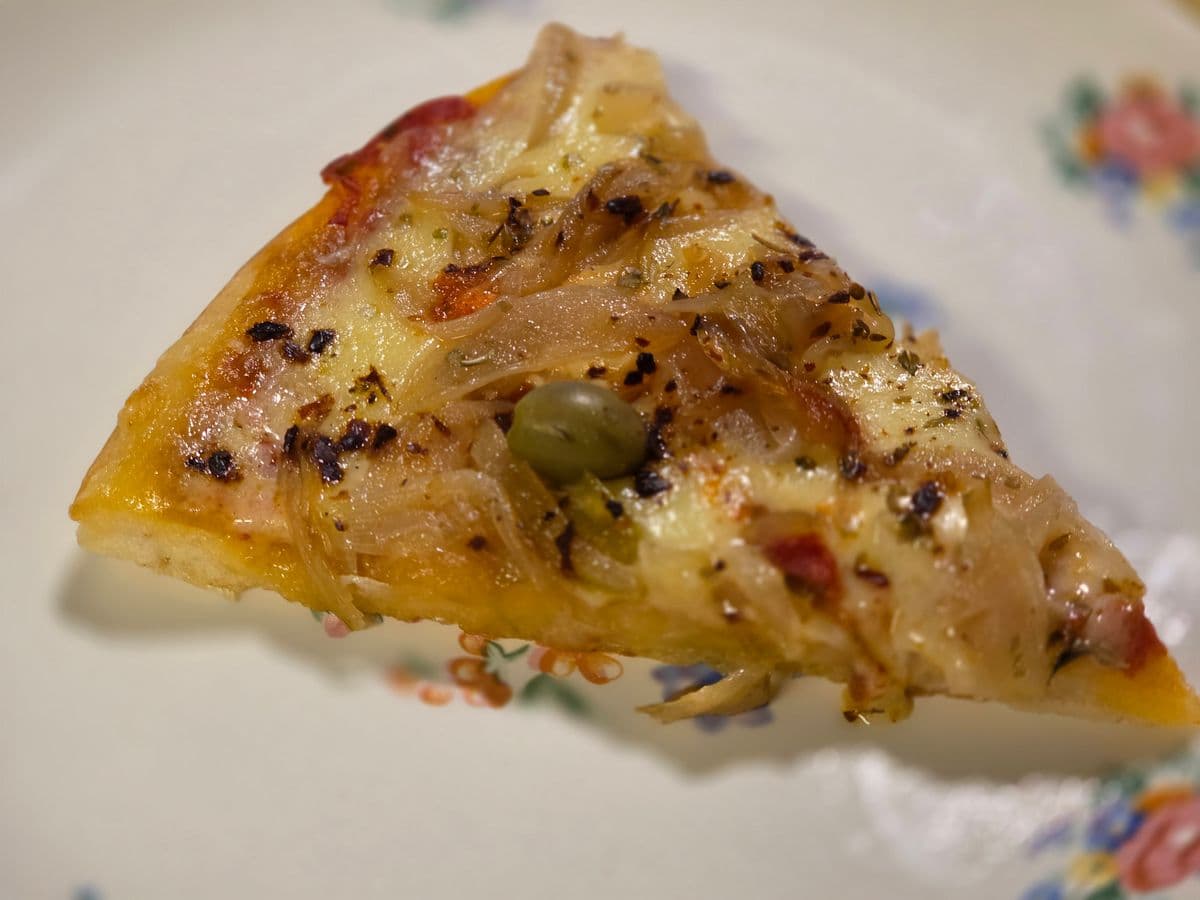 フガセッタ（チーズ入りオニオンピザ）