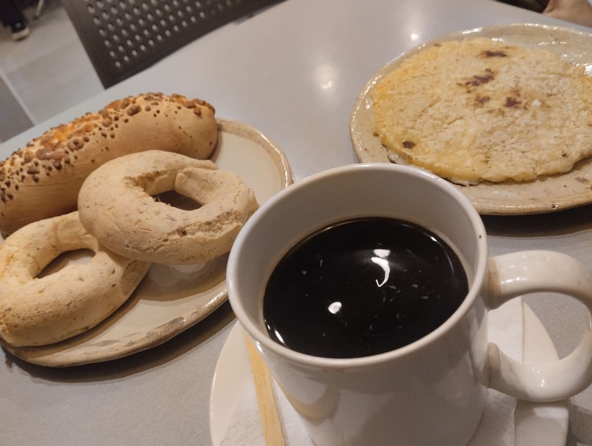 チーパ（キャッサバとチーズのパン）