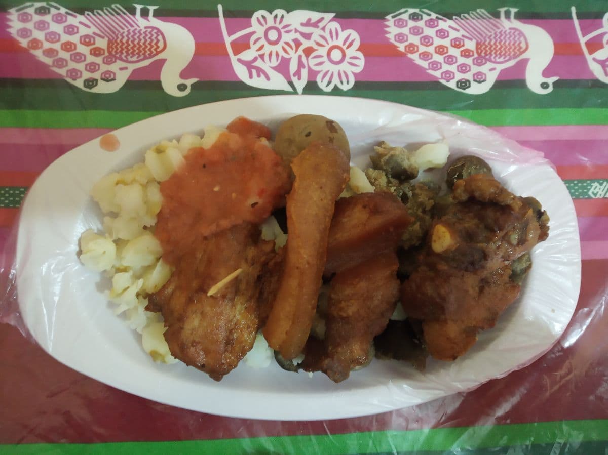 チチャロン・デ・セルド（豚の揚げ煮）