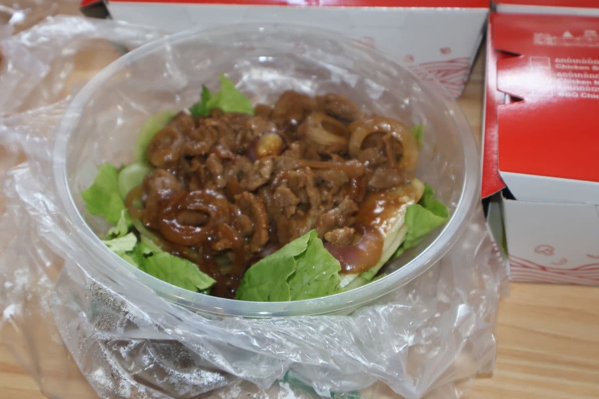 バーイ・サッチュルーク（豚肉ご飯）