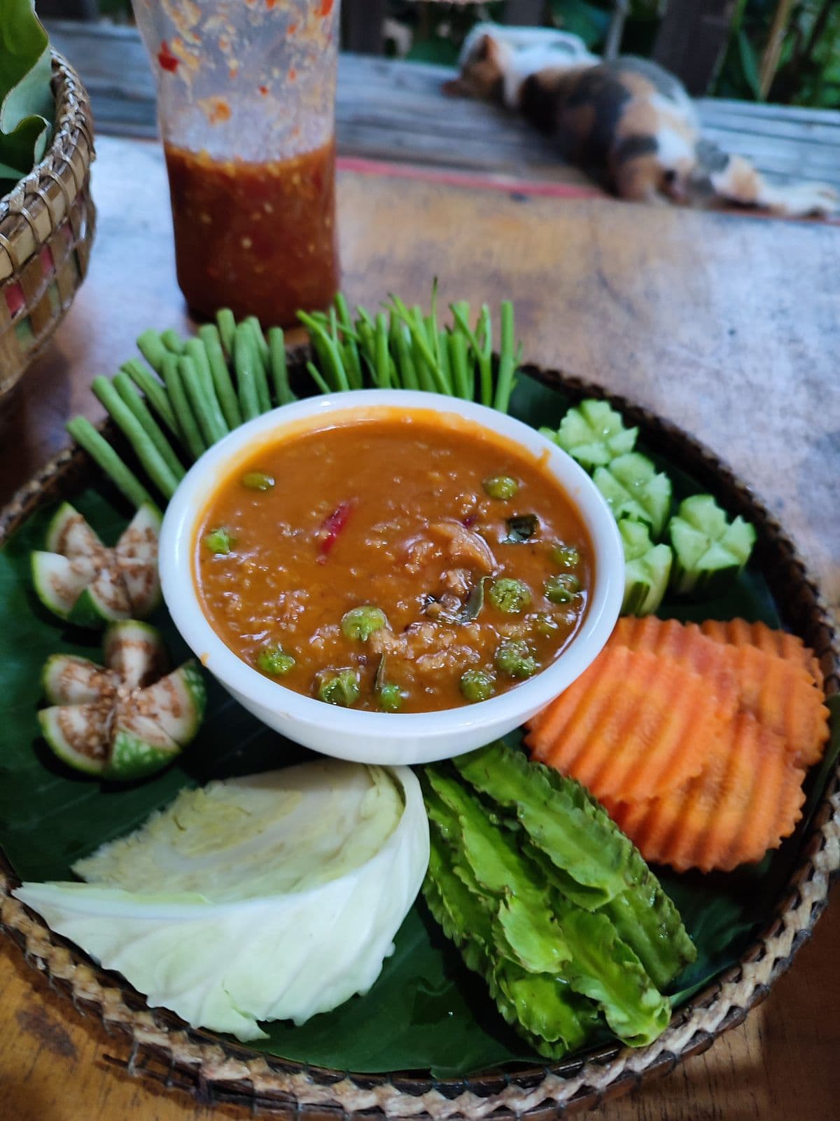 プラホック・クティス（発酵魚ペーストディップ）