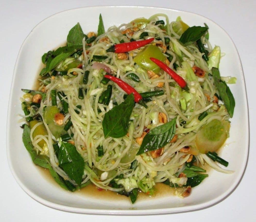 ボック・ルホン（クメール風青パパイヤサラダ）