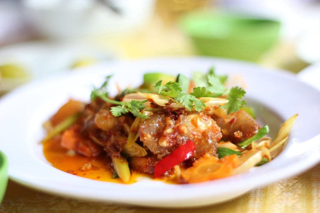 チャー・クルーン・サッコー（牛肉のレモングラス炒め）