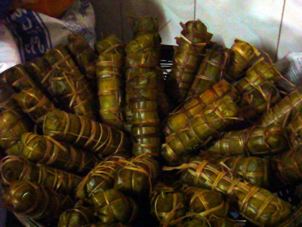 ノム・アンソム・チェック（バナナもち米ケーキ）