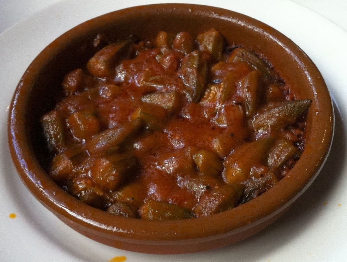 バーミヤ・ビル・ラフマ（オクラと肉の煮込み）