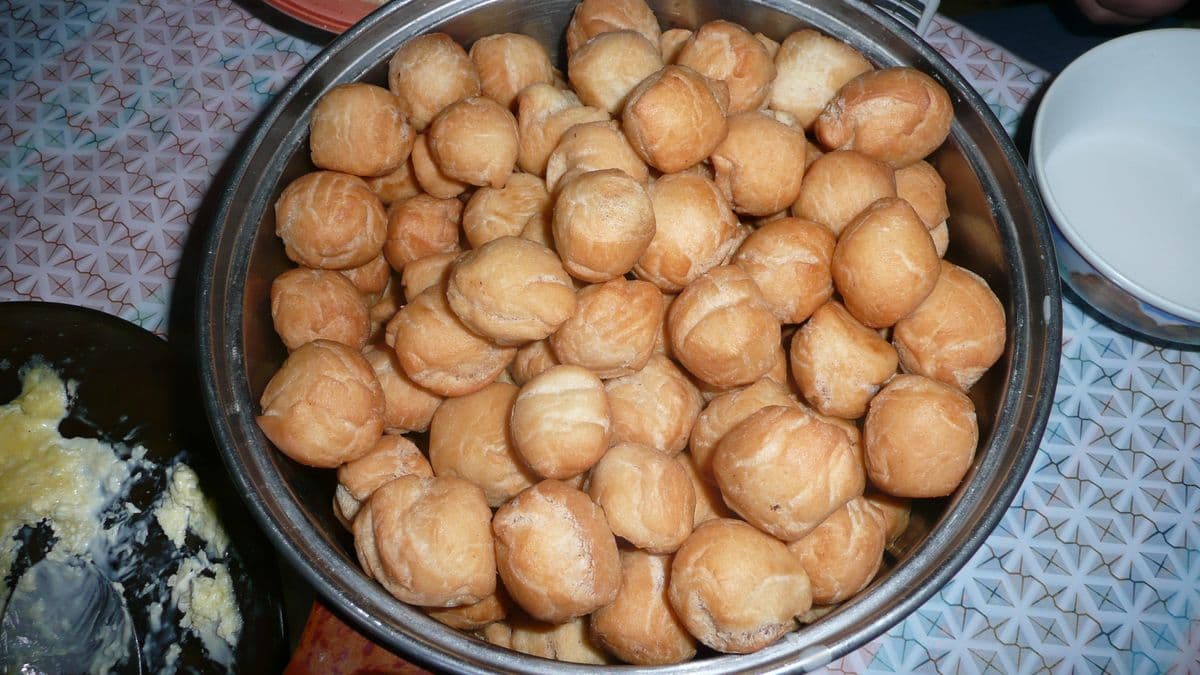 ボーブ / ボールツォグ（揚げ菓子）