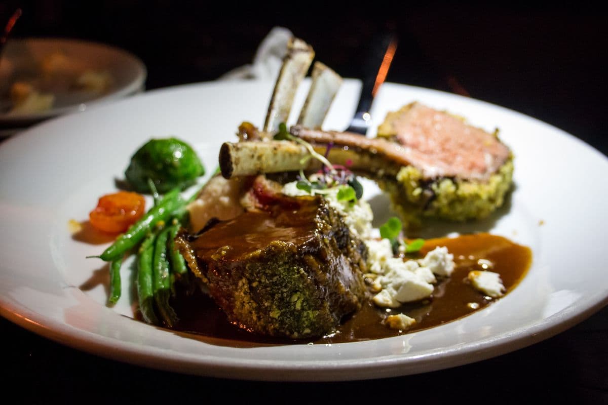 ラムラックのハーブクラスト焼き