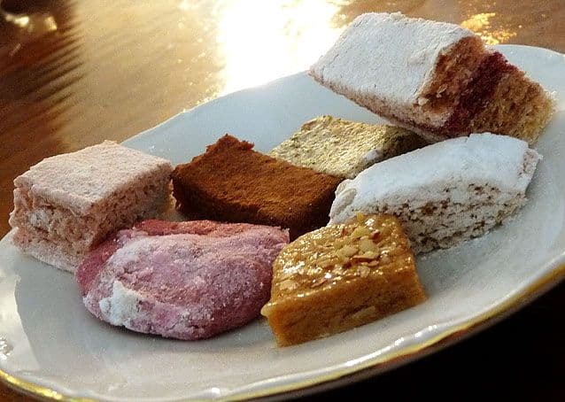 パスティラ（りんごのフルーツ菓子）