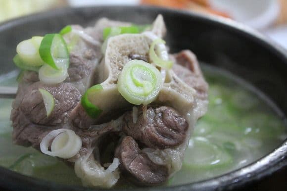 コリゴムタン（牛テールスープ）