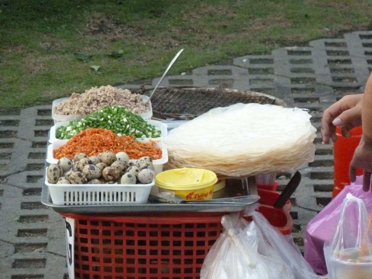 バイン・チャン・ヌオン（ベトナム風ピザ）