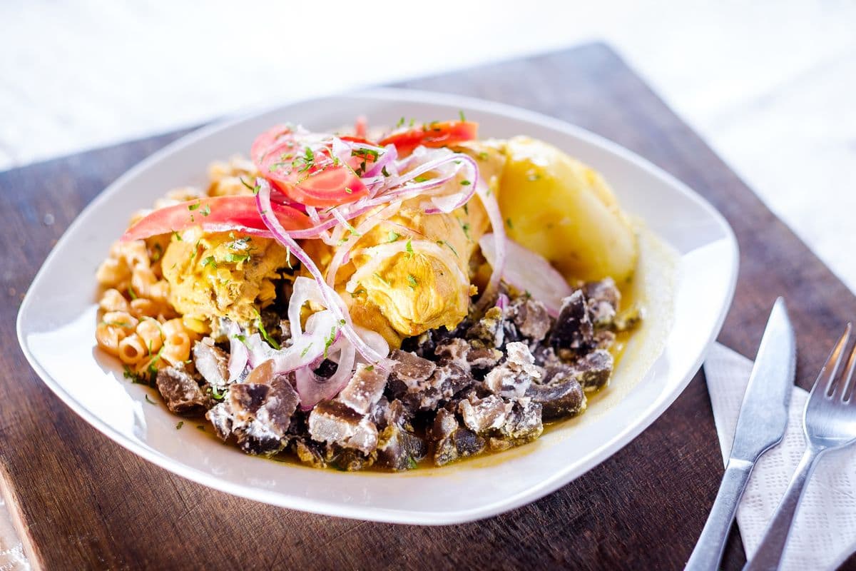 ピカンテ・デ・ポヨ(鶏肉の唐辛子煮込み)