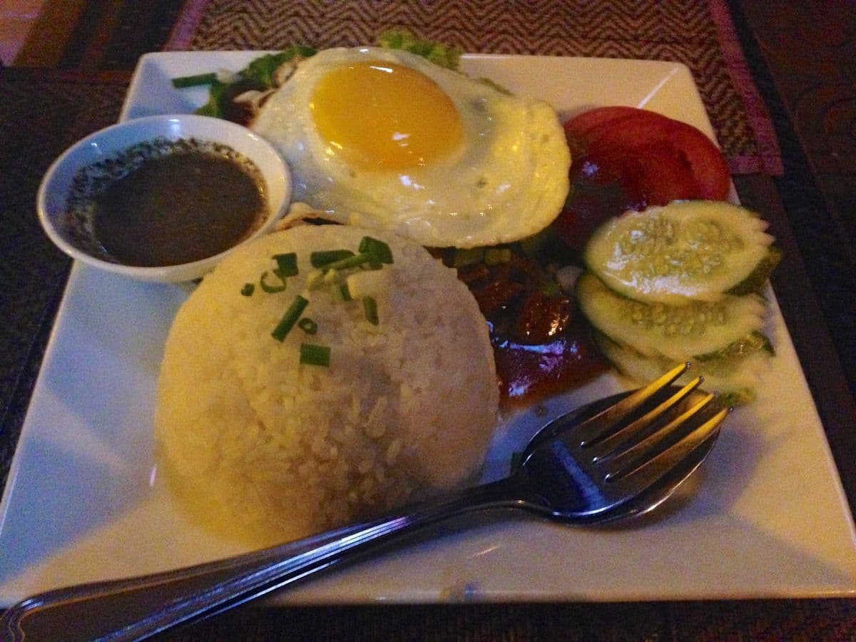 ロックラック(牛肉のサイコロステーキ)