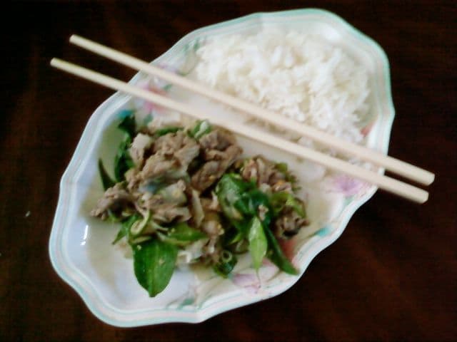 ラープ・クメール(クメール風牛肉サラダ)