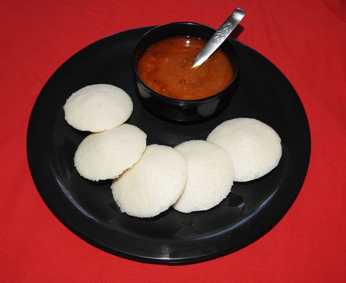 イドゥリ・サンバル