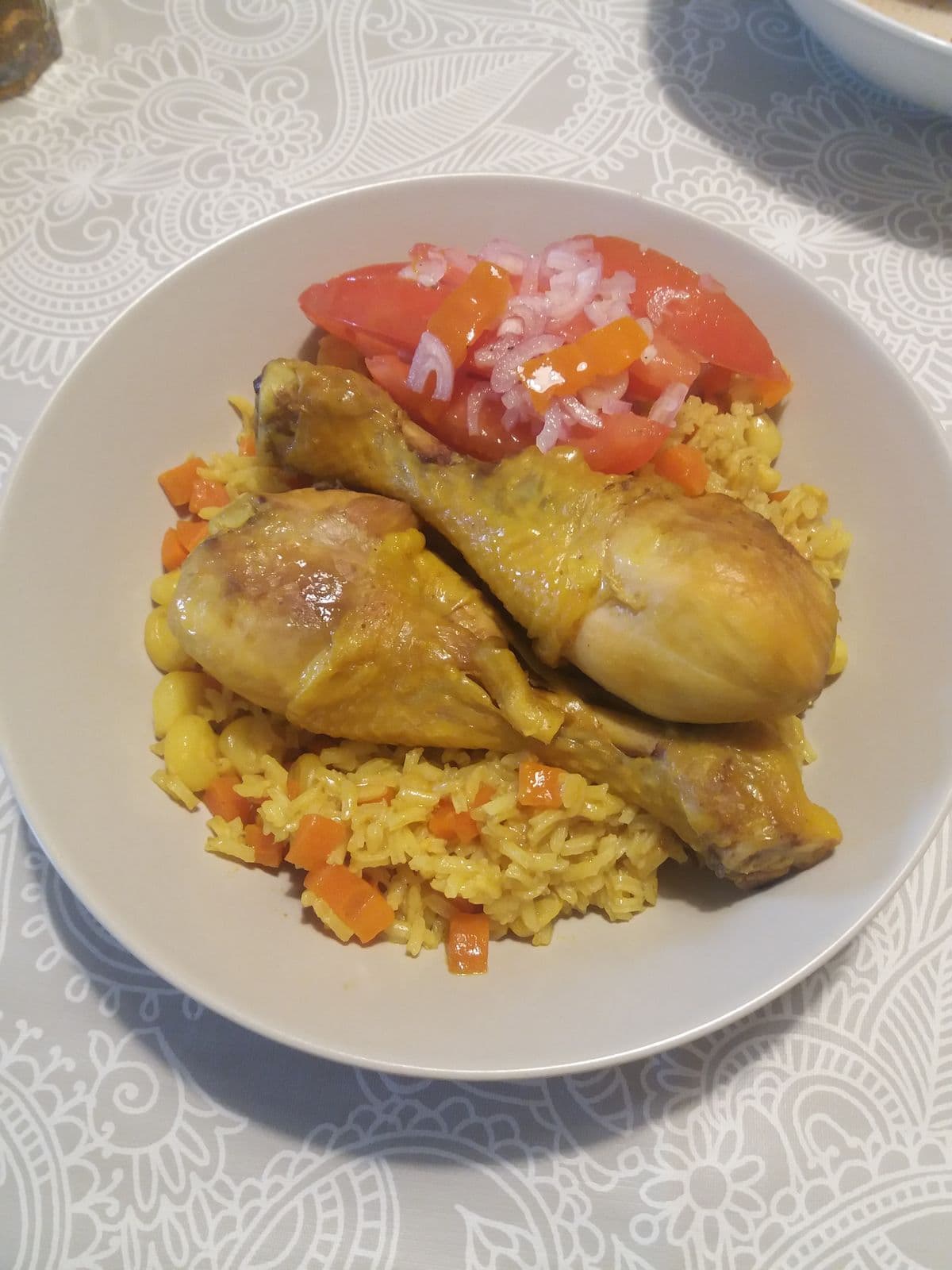 アロス・コン・ポジョ(チキンライス)