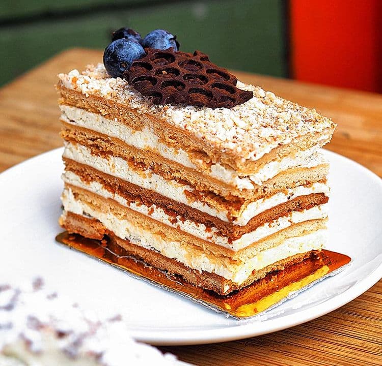 メドヴィク(はちみつケーキ)